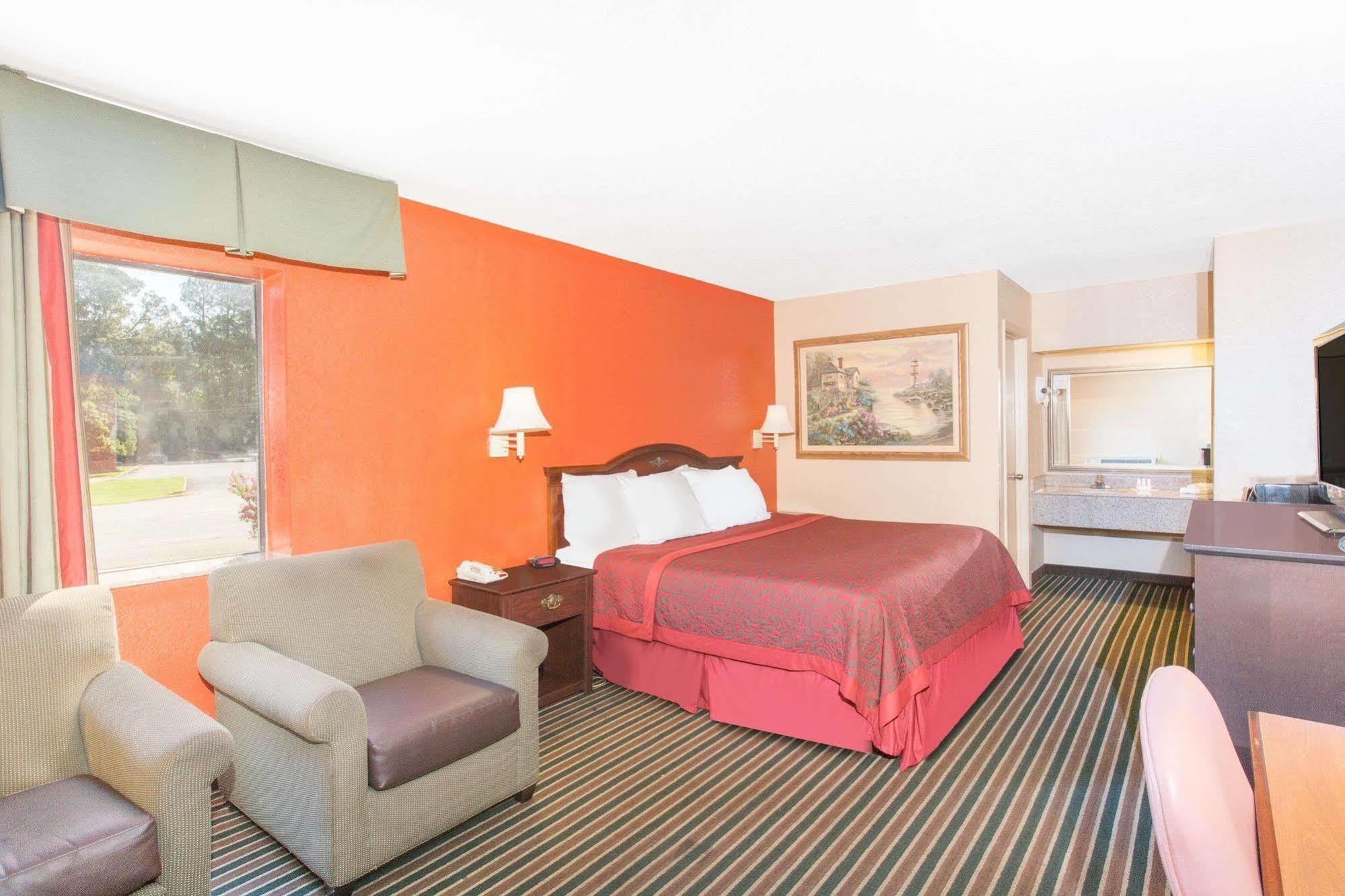 Days Inn By Wyndham Tupelo Exterior foto